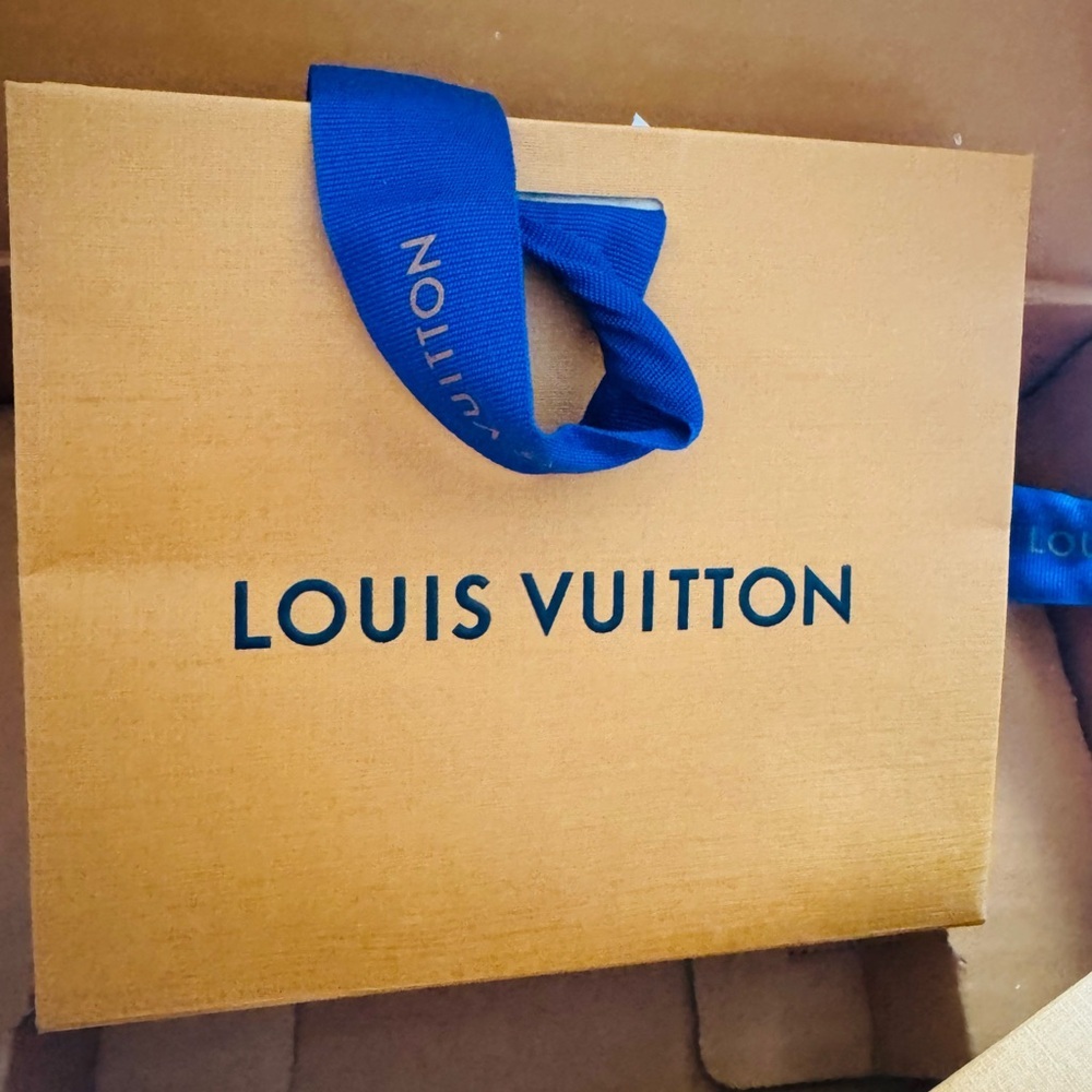 Louis Vuitton Small Orange Gift Packaging with Blue Ribbon and Gift Message - Picture 4 of 7